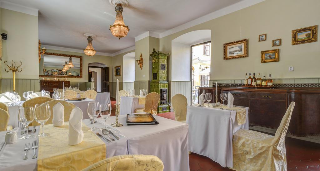 Отель Chateau Hostacov Экстерьер фото