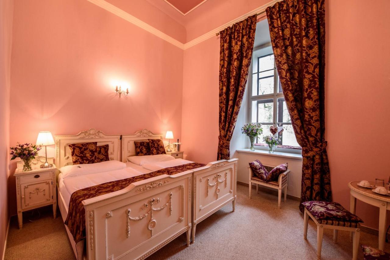 Отель Chateau Hostacov Экстерьер фото